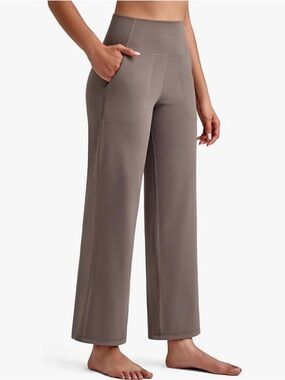 NWOT 🩶 High Waisted Taupe Track Pants - 31” Inseam